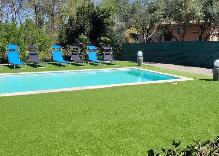 à Casita 8 Personnes Avec Piscine Villa