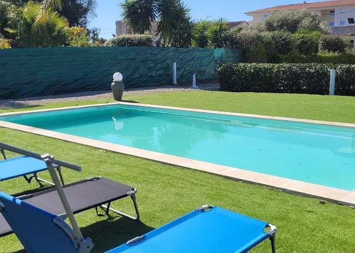 à Casita 8 Personnes Avec Piscine Villa